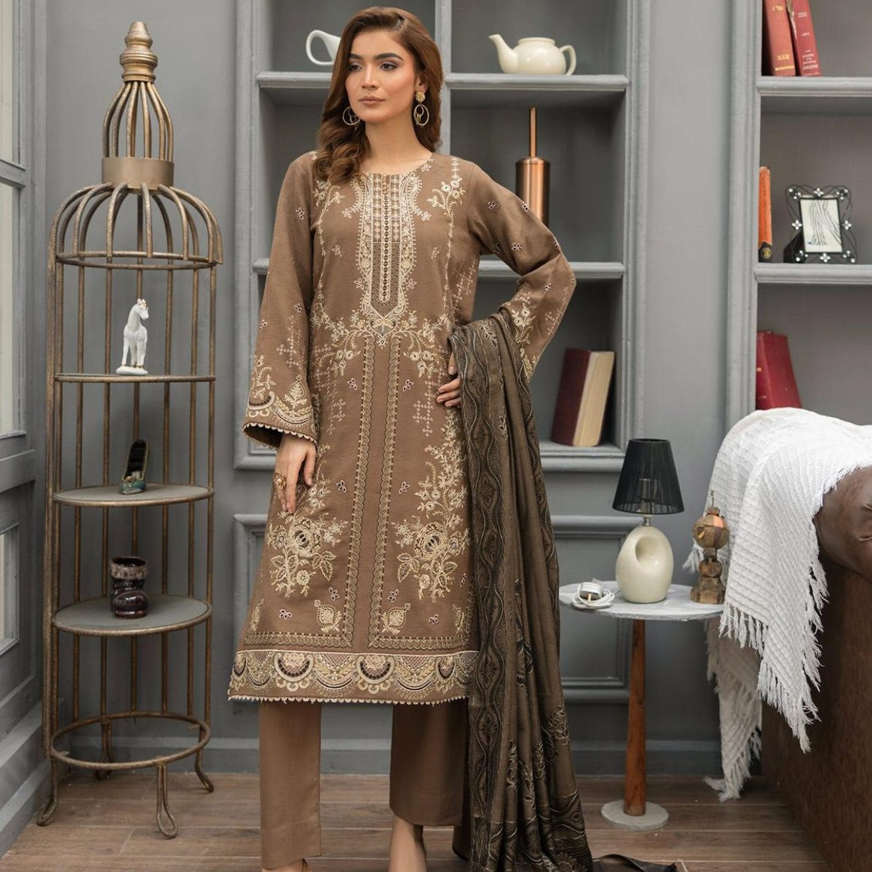 WINTER  MARINA EMBROIDED RESHAM WOOLSHAWL