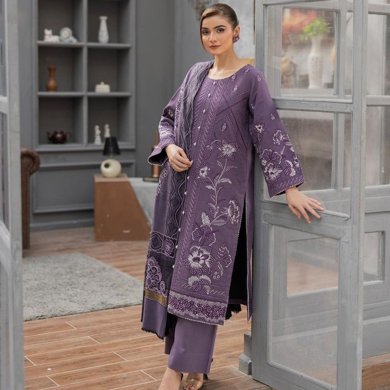 WINTER  MARINA EMBROIDED RESHAM WOOL SHAWL