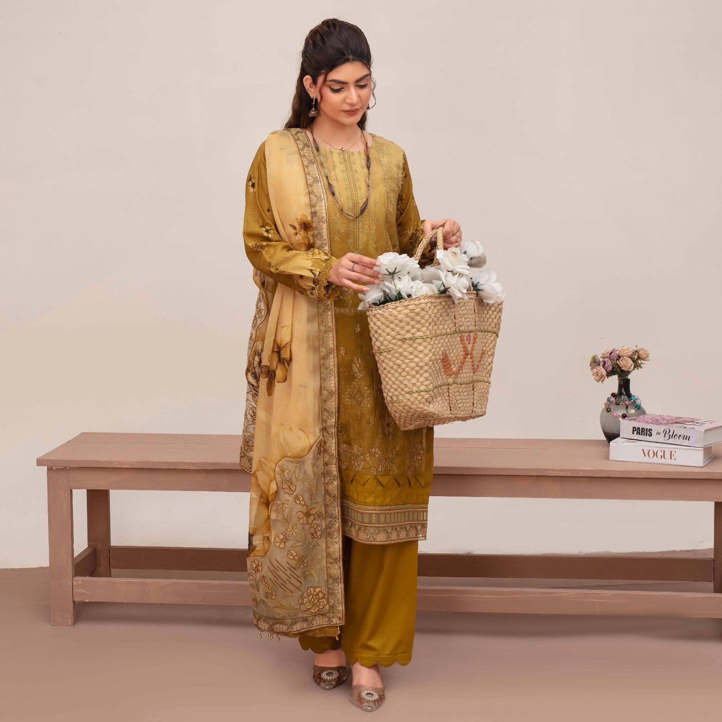 Embroidered Lawn 3PC Suit-ZR142
