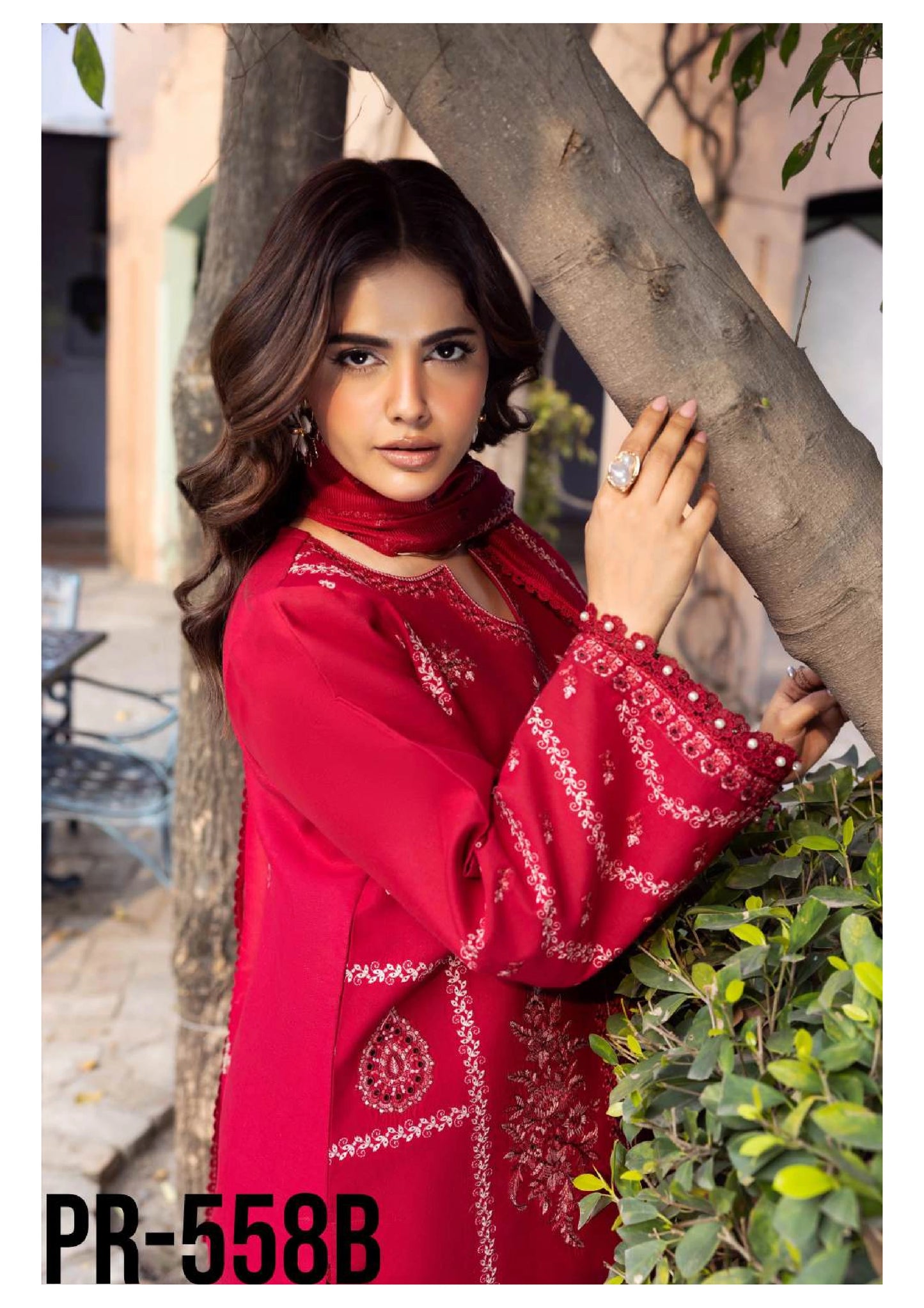 Luxury Embroidered Lawn 3PC-ZR108