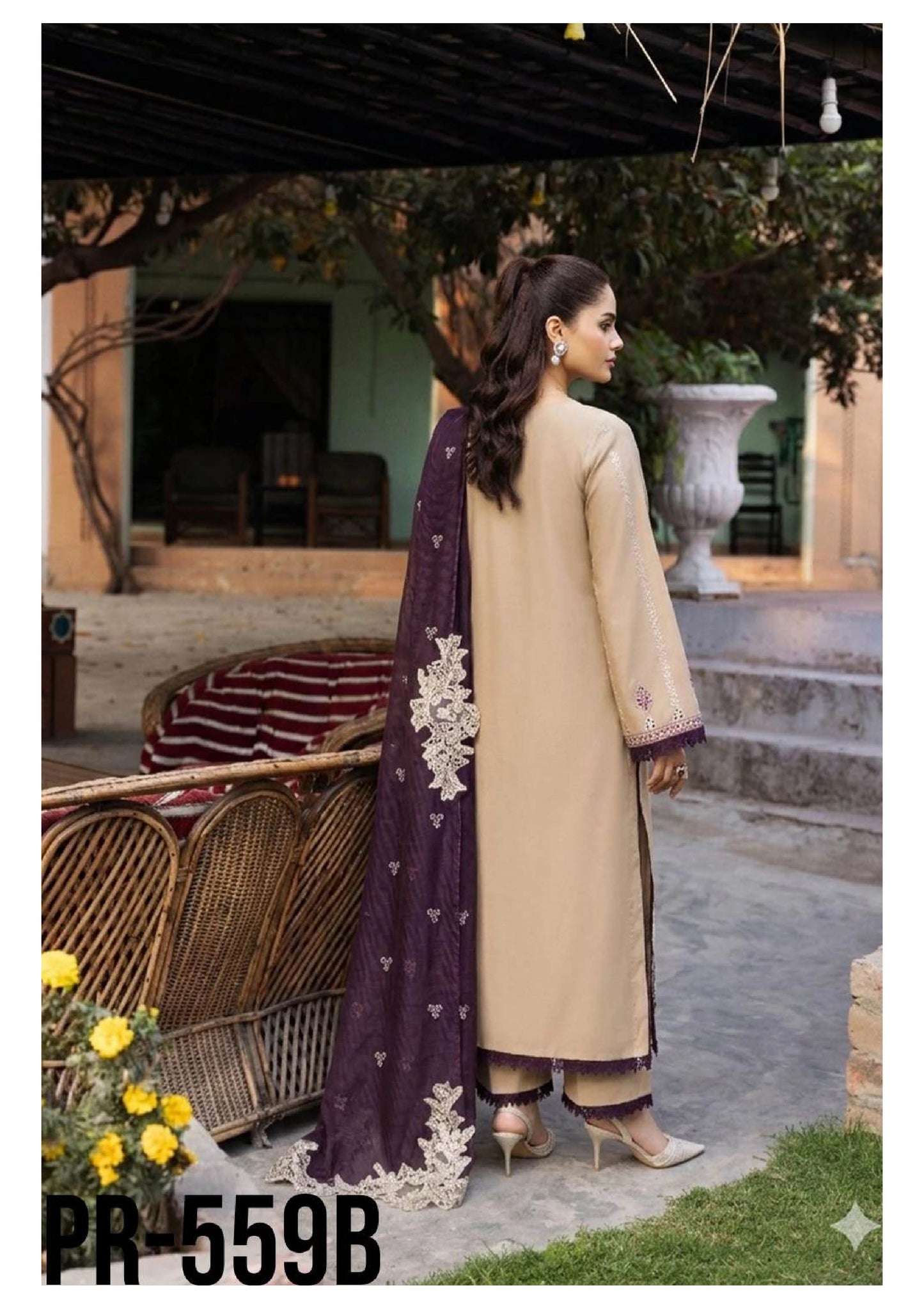 Luxury Embroidered Lawn 3PC-ZR109