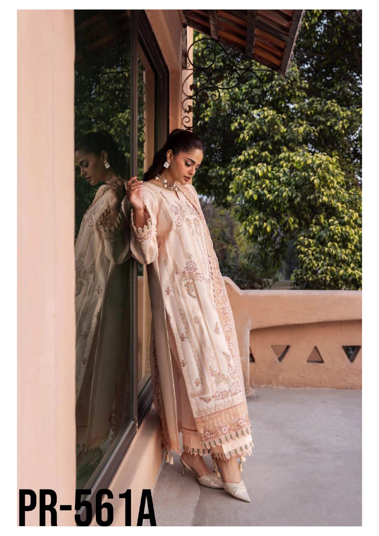 Luxury Embroidered Lawn 3PC-ZR112