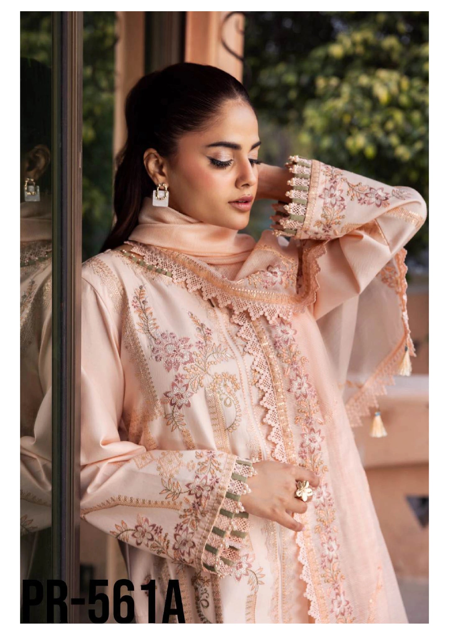 Luxury Embroidered Lawn 3PC-ZR112