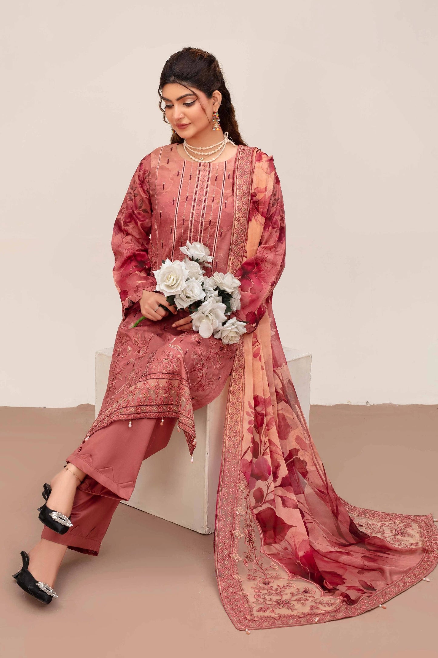 Embroidered Lawn 3PC Suit-ZR140