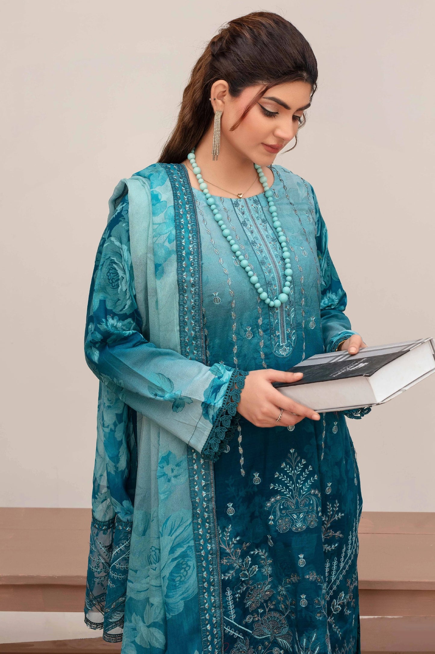 Embroidered Lawn 3PC Suit-ZR143