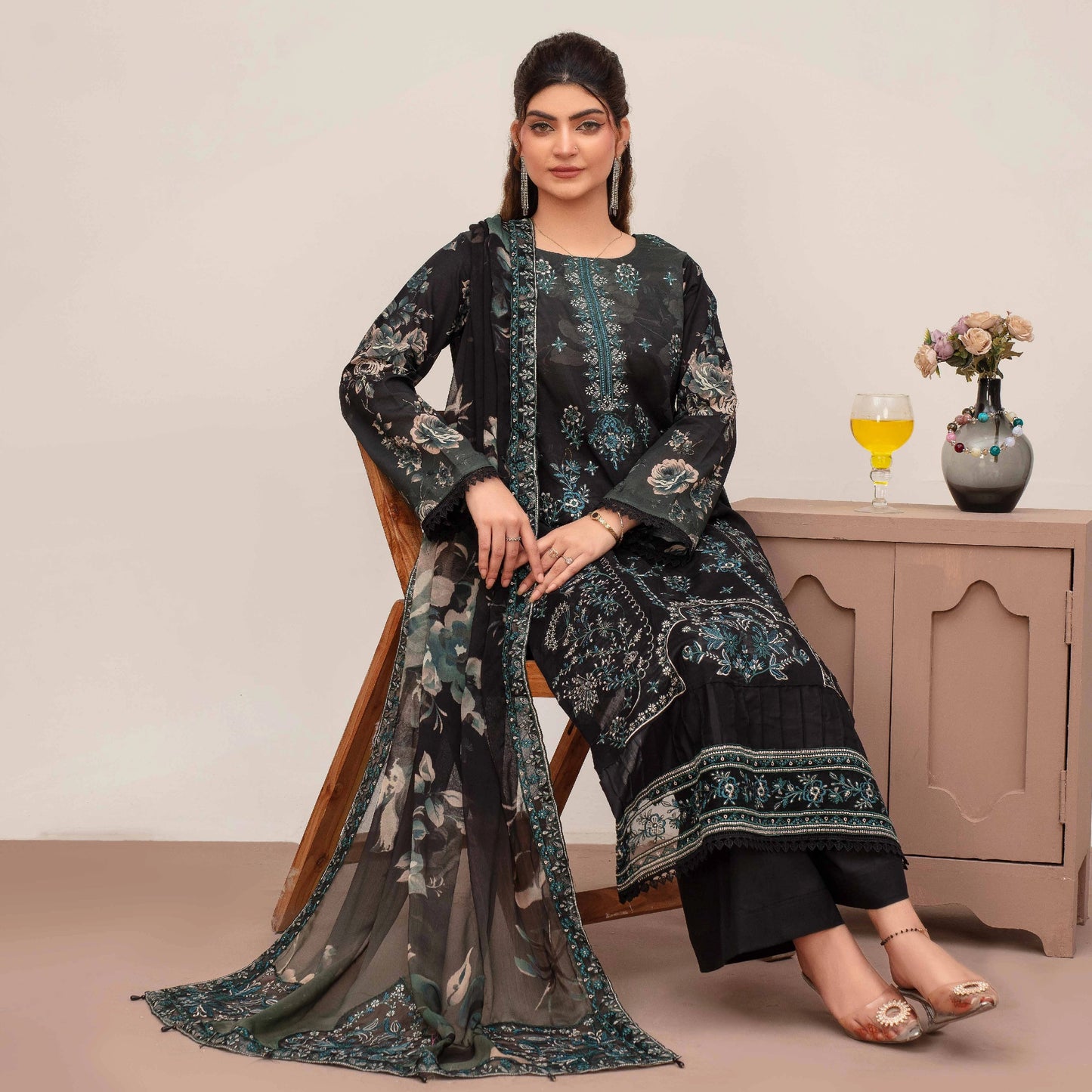 Embroidered Lawn 3PC Suit-ZR145