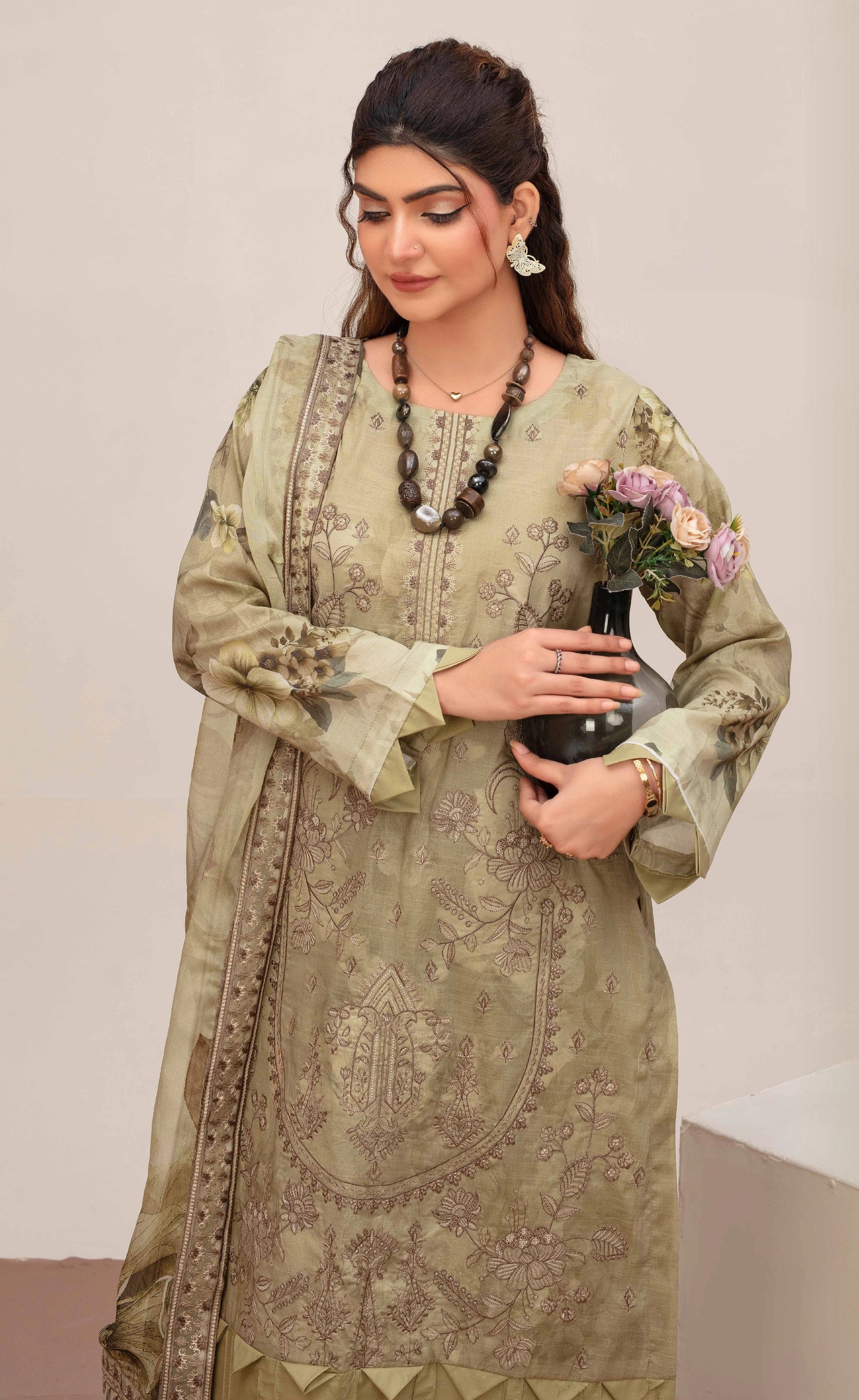 Embroidered Lawn 3PC Suit-ZR149