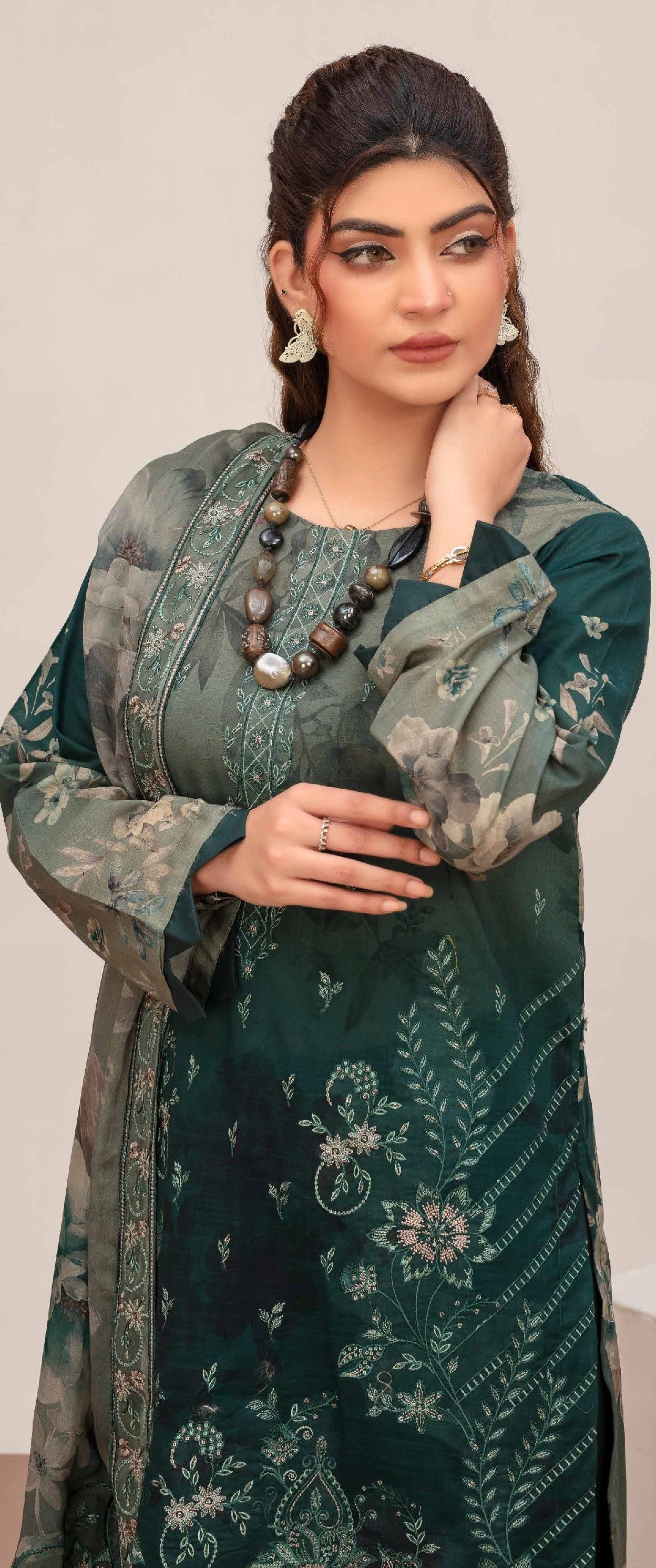 Embroidered Lawn 3PC Suit-ZR148