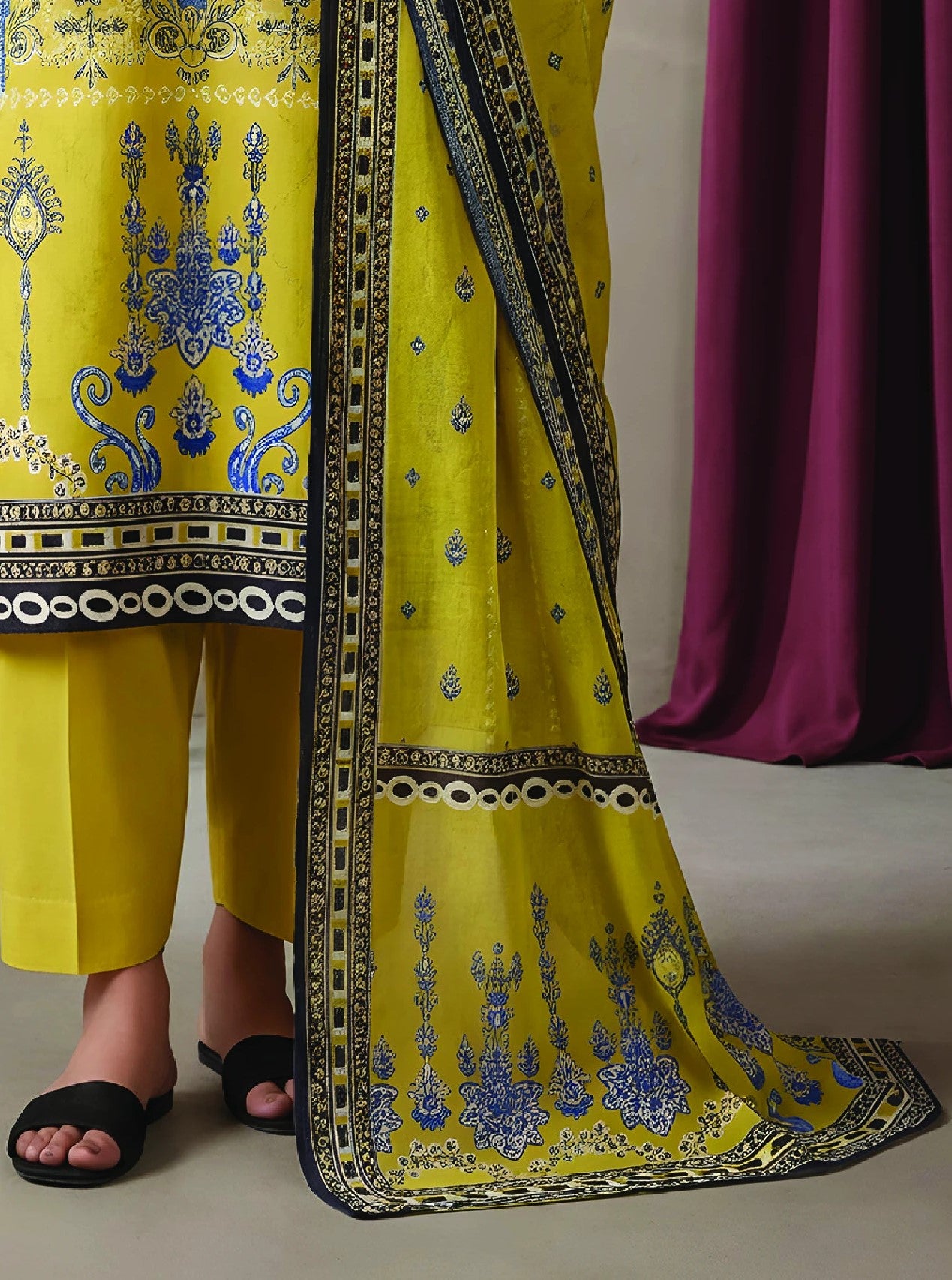 Digital Printed 3PC Lawn Suit-ZR114