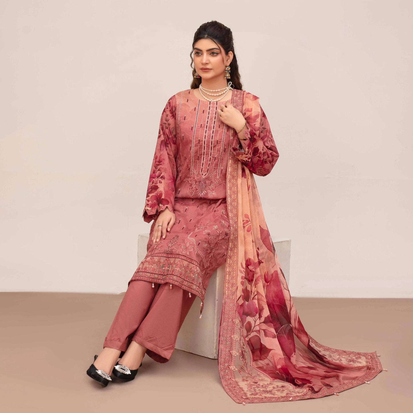 Embroidered Lawn 3PC Suit-ZR140