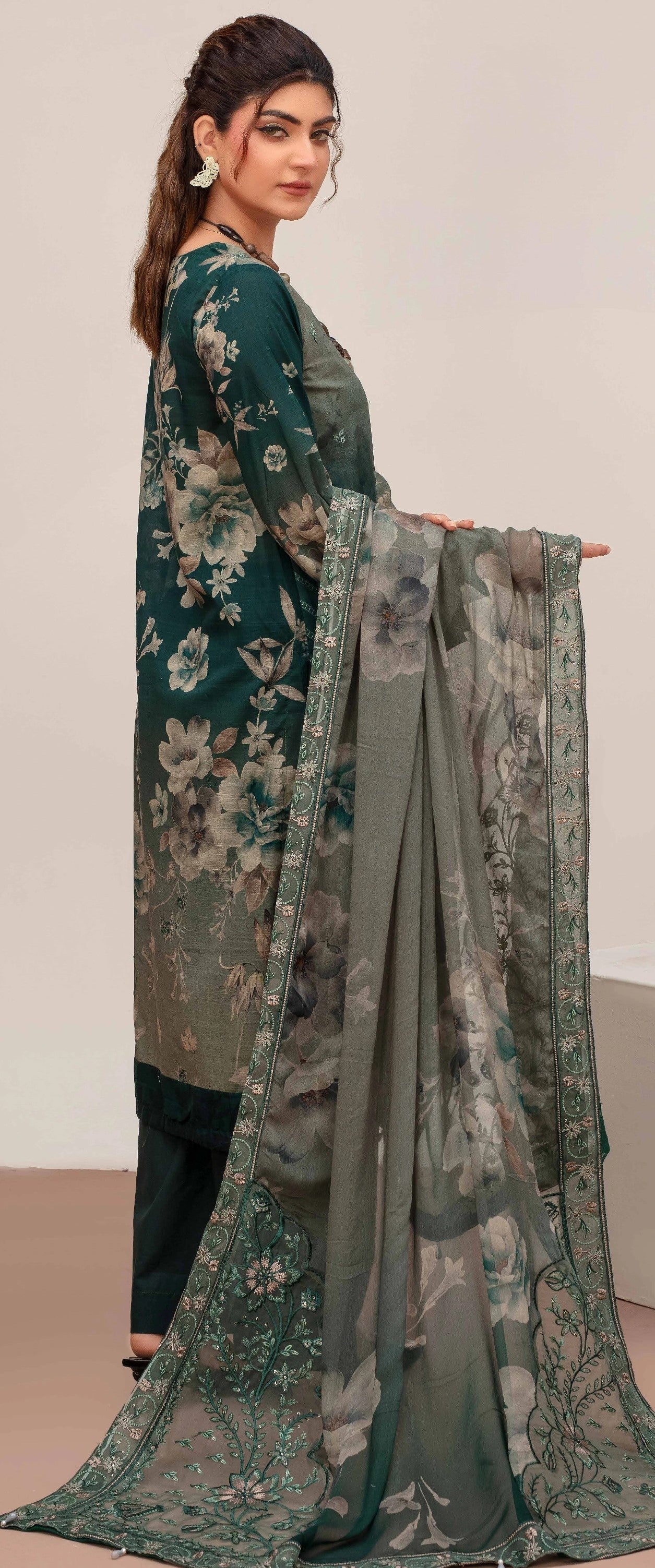 Embroidered Lawn 3PC Suit-ZR148