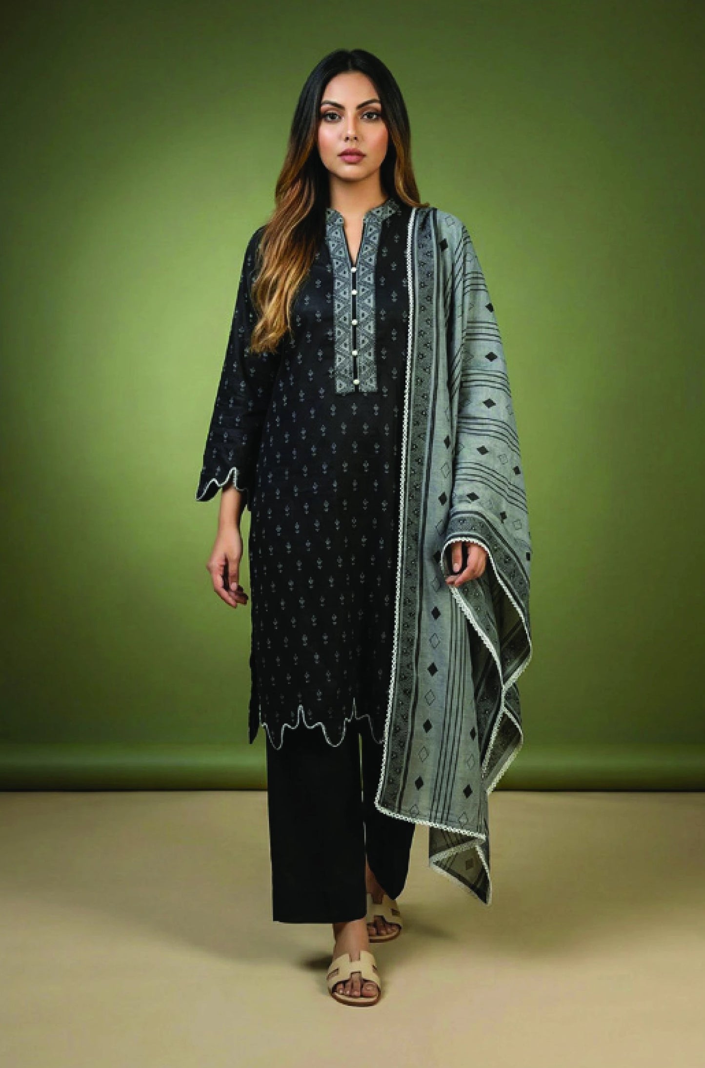 Digital Printed Lawn 3 PC Suit-ZR131