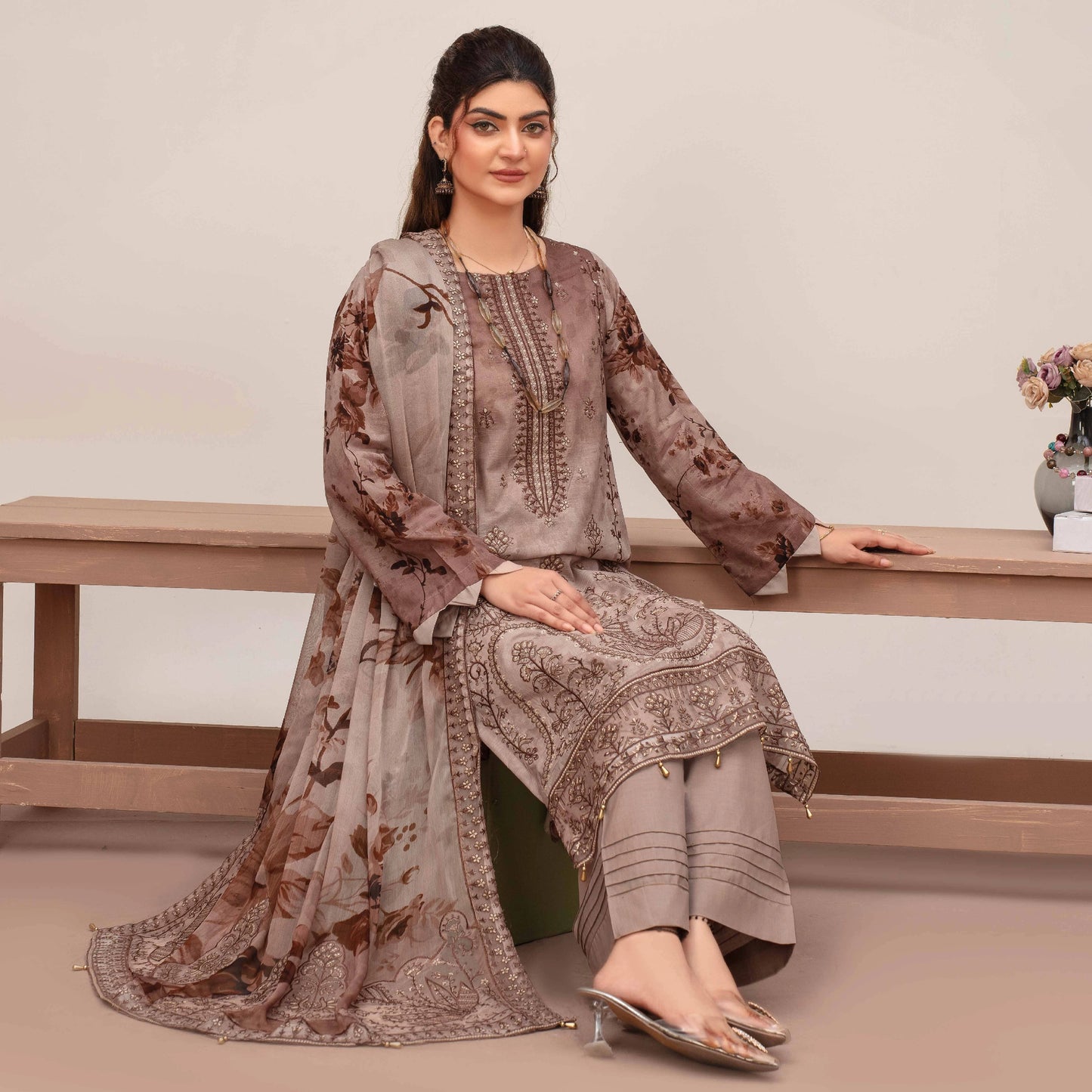 Embroidered Lawn 3PC Suit-ZR147